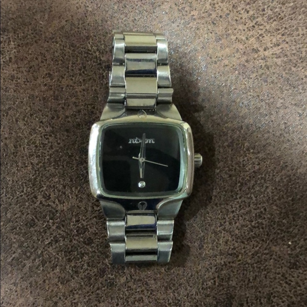 Nixon small player